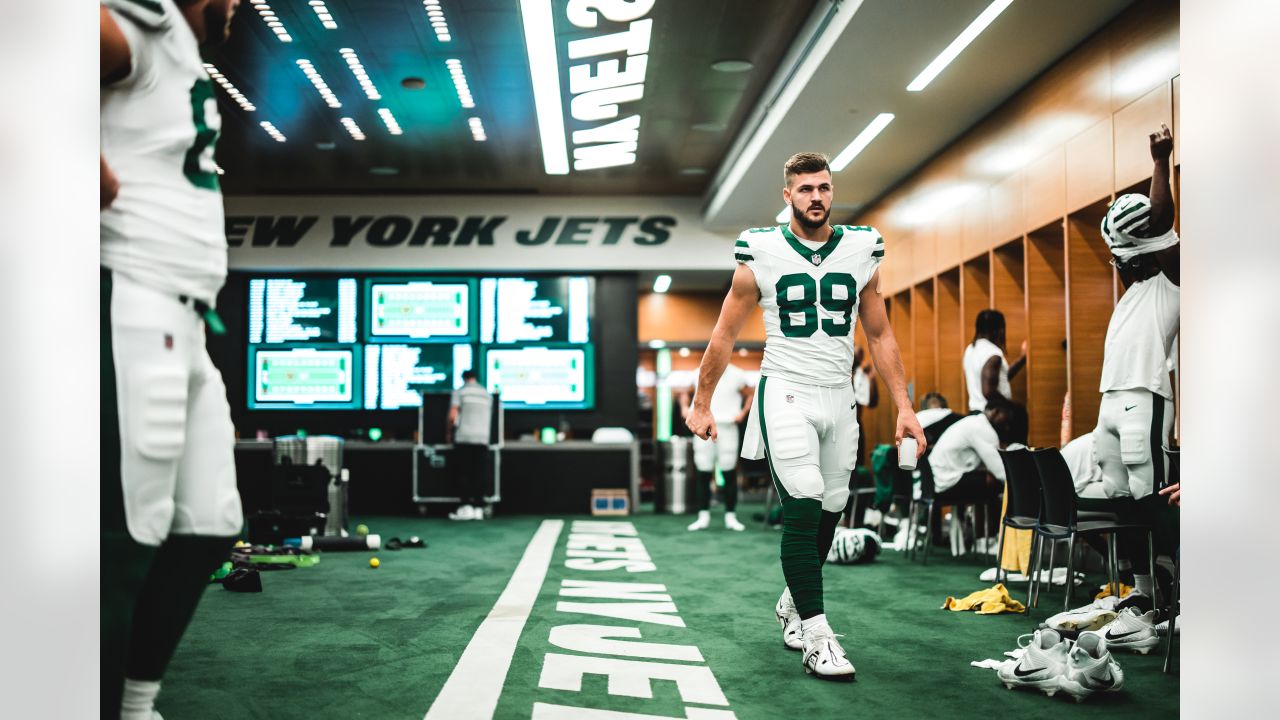 Gallery | Behind the Scenes in the Jets Locker Room on Gameday, image size:1280x720