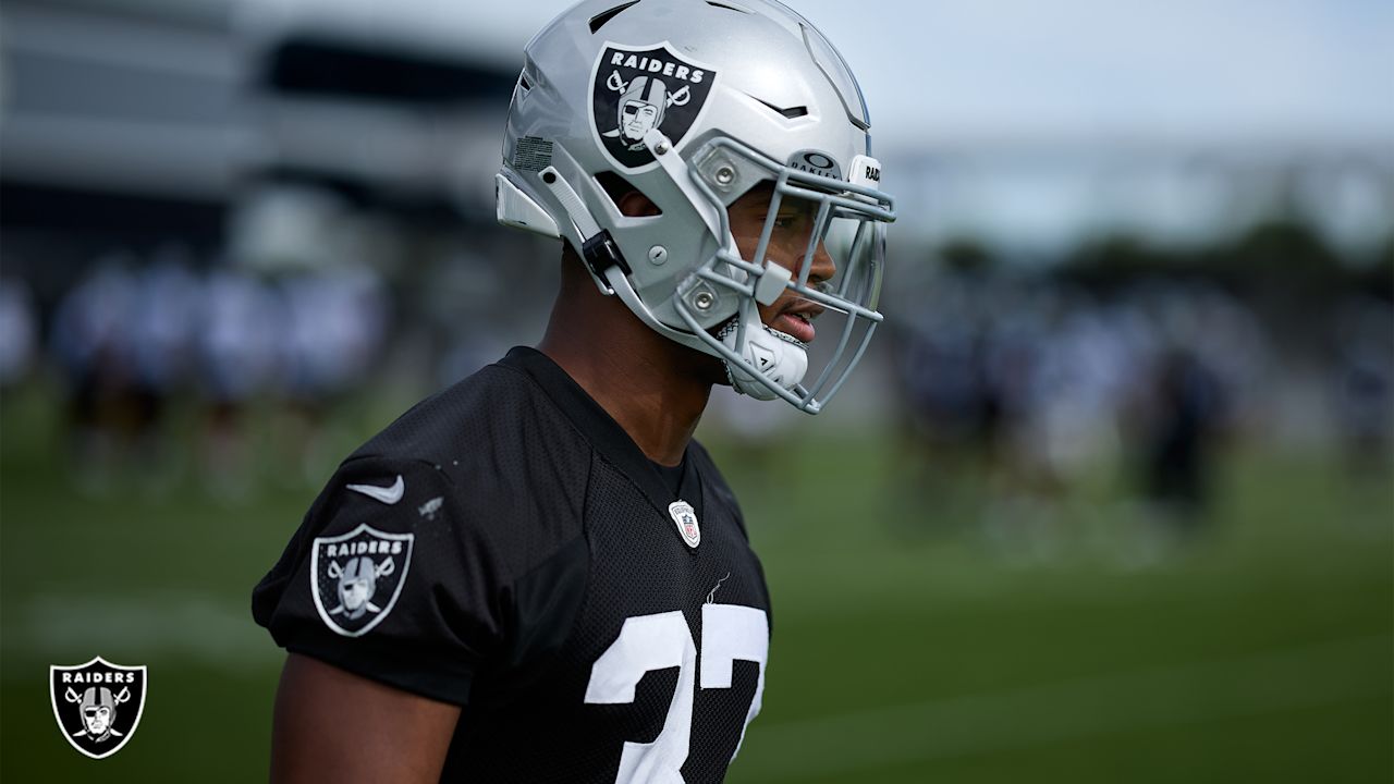 Raiders Mailbag: Offensive line depth, new quarterback signing are main  topics heading into Week 8