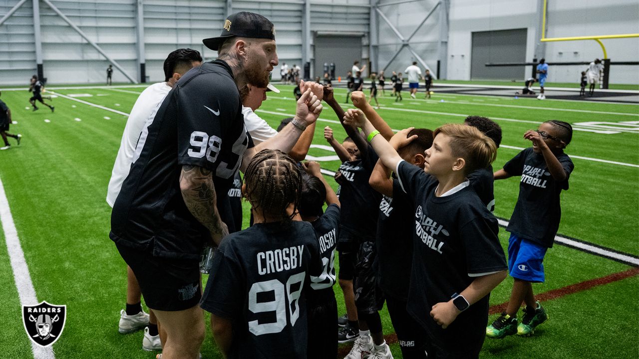 It's about giving back' for Maxx Crosby, the Raiders' Walter Payton Man of  the Year nominee