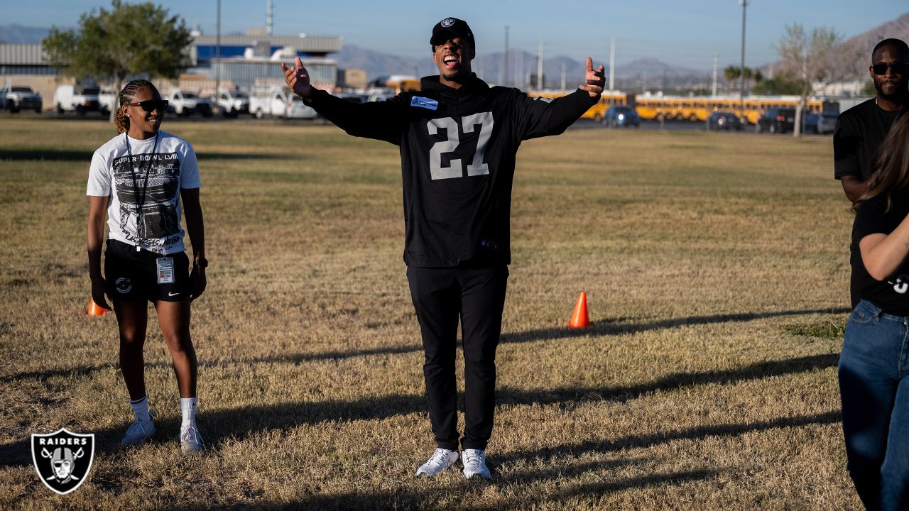 Las Vegas Raiders NFL draft hats and jerseys debut! - Silver And