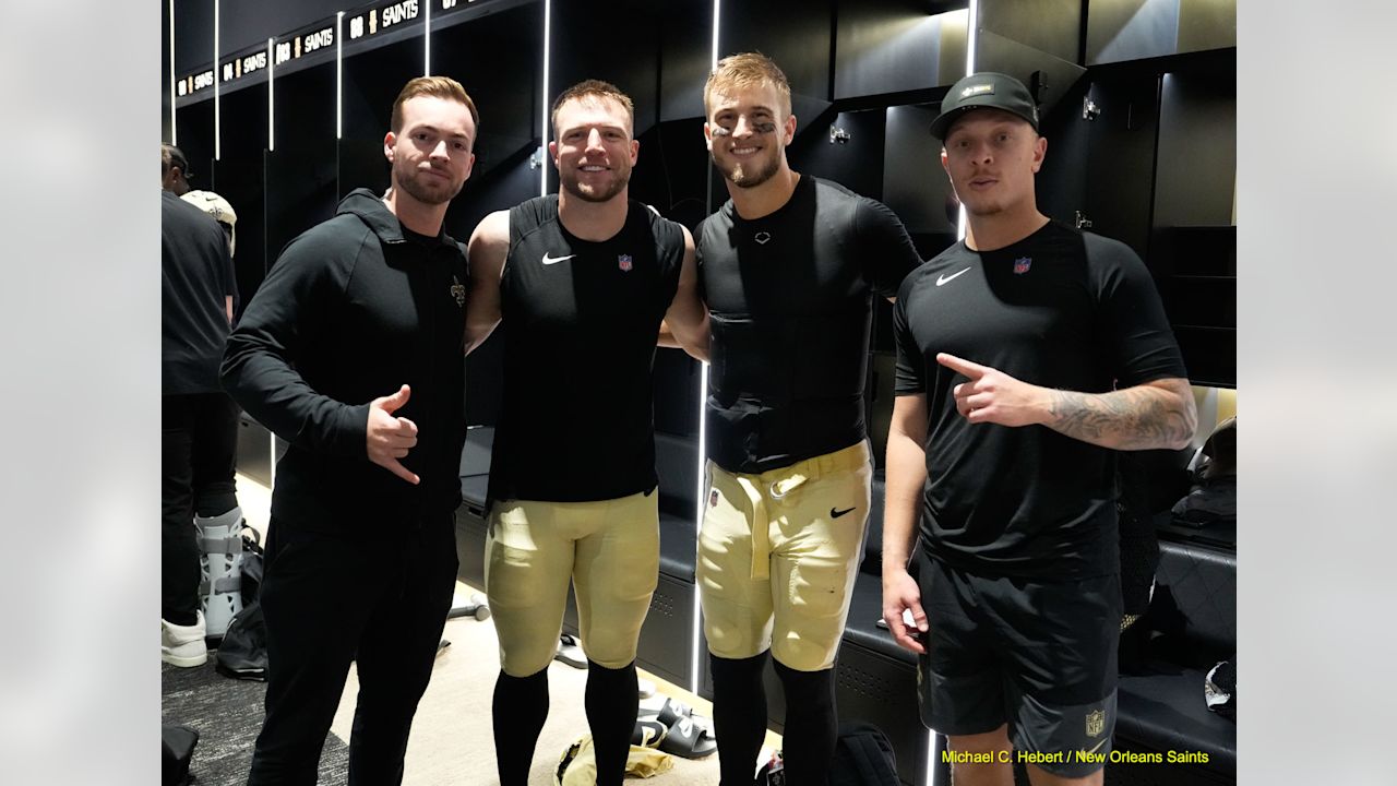 今永選手CUBポストシーズンWC進出ロッカーROOM選手使用フーディL 今永