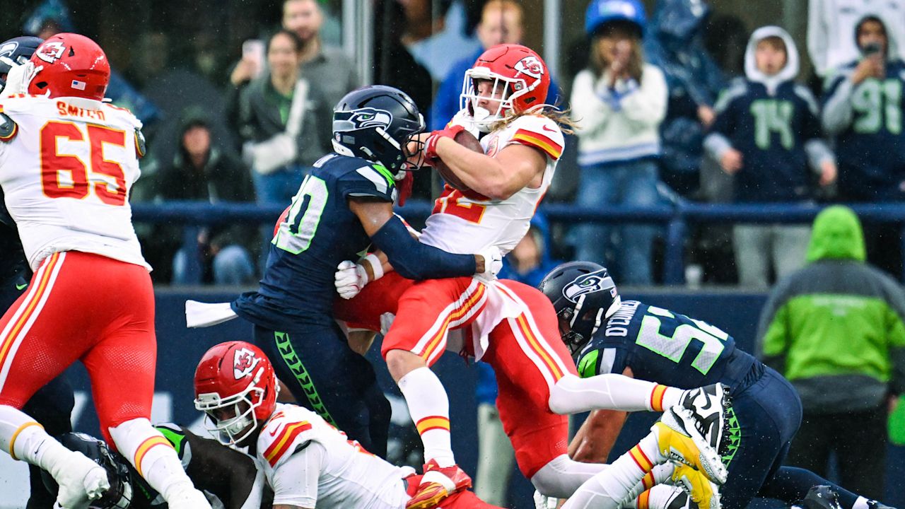 Seahawks Defense 'Went Out There And Balled' In Preseason Win Over The  Chiefs