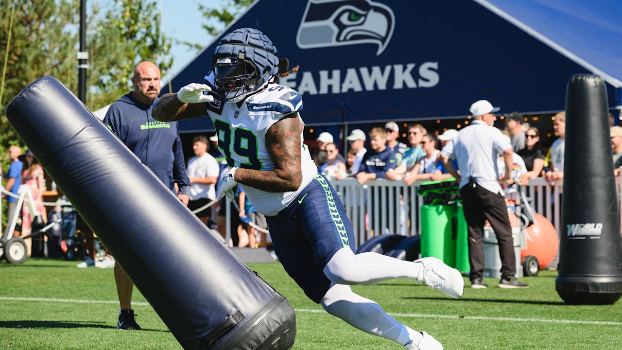 Eric Saubert Is Embracing Veteran Leadership Role In Seahawks TE Room