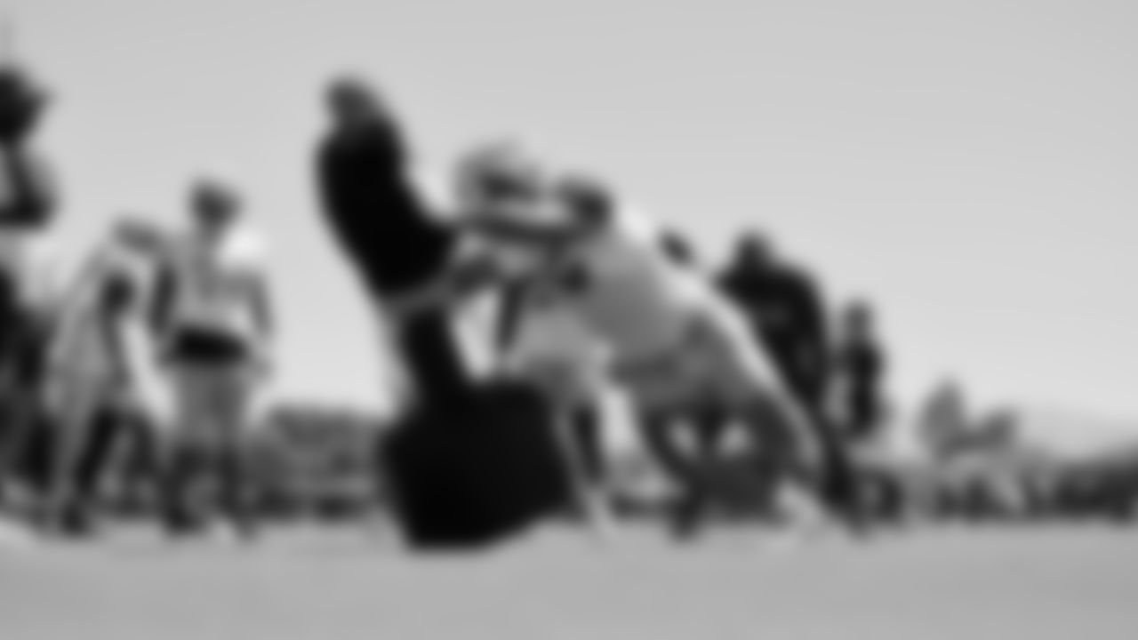 LB Trevis Gipson