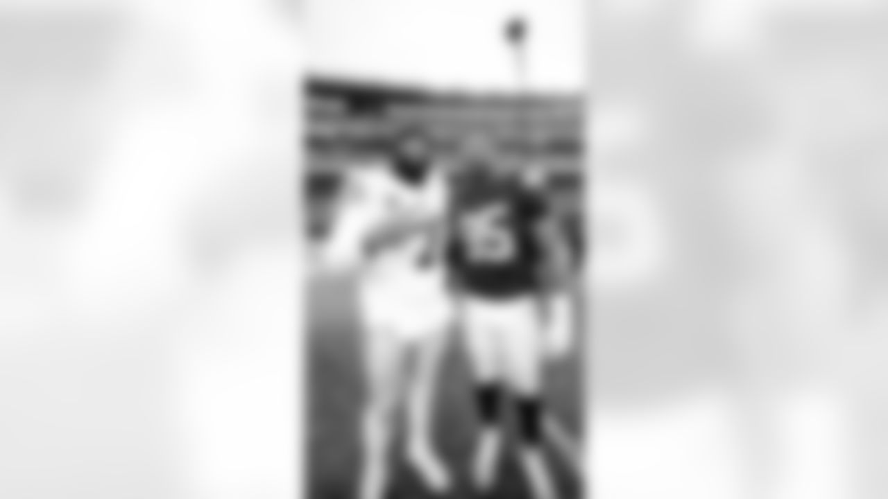 T Trent Williams, Cleveland Browns DE Myles Garrett