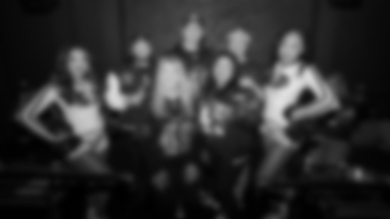 Gold Rush Cheerleaders, 49ers Faithful