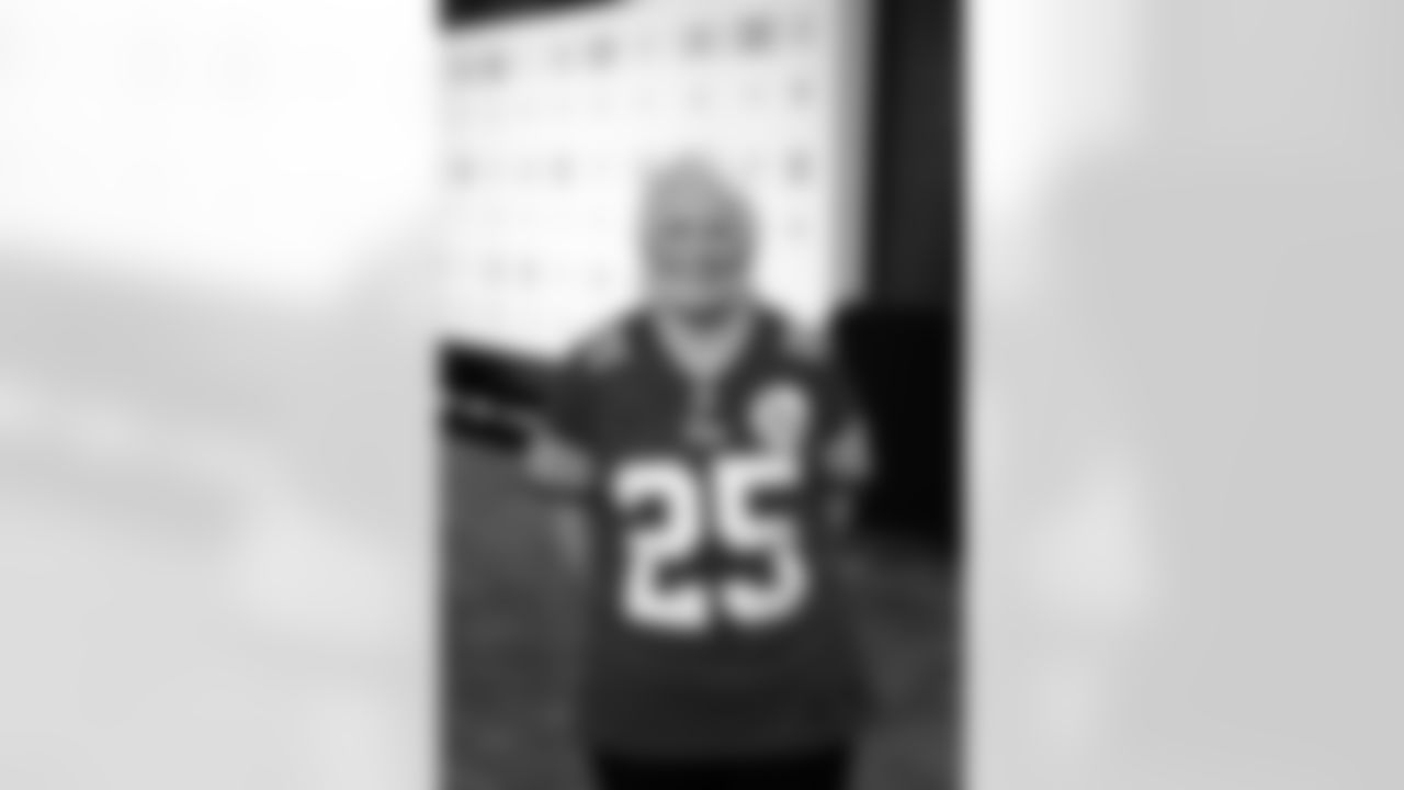 Donna Bettencourt, 2025 49ers Fan of the Year