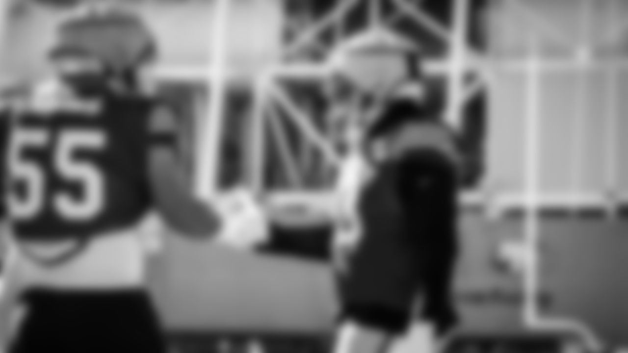 DL Sebastian Valdez, DL  Kalia Davis