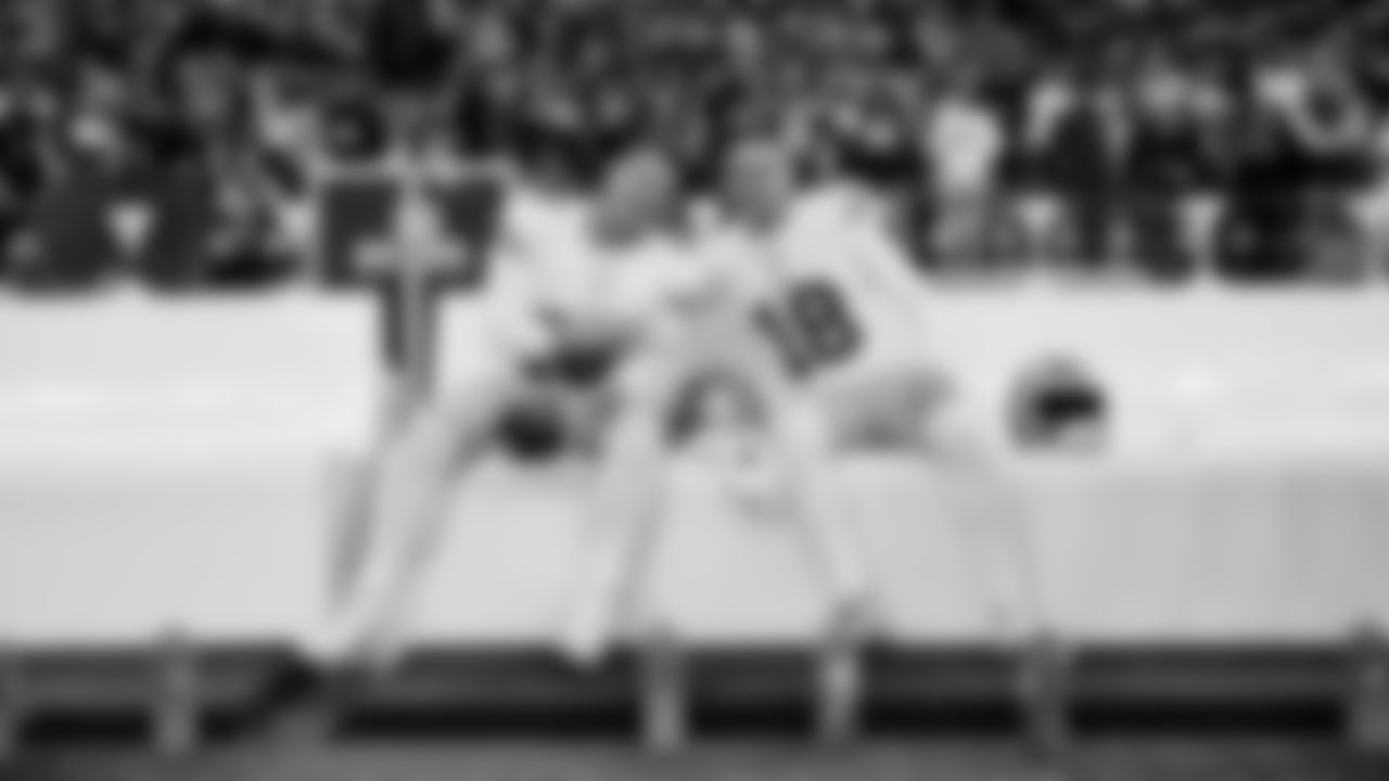 LS Jon Weeks, K Eddy Piñeiro