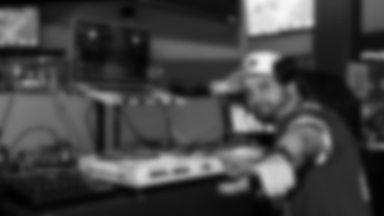 49ers Host Divisional Round Watch Parties