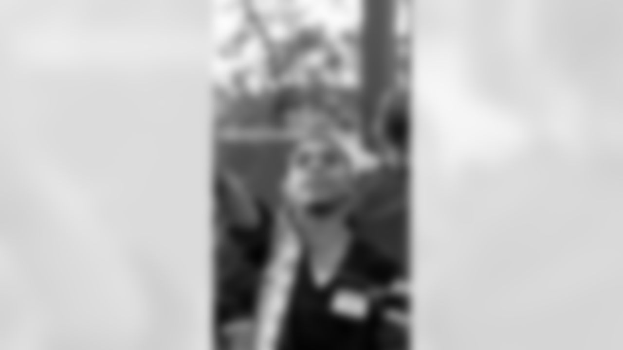 Curtis Robinson Hosts "A Cut Above" Wellness Event for Kids' Health & Vision