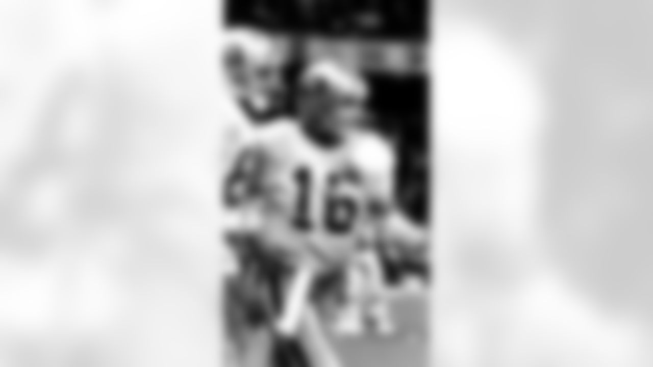 QB Joe Montana