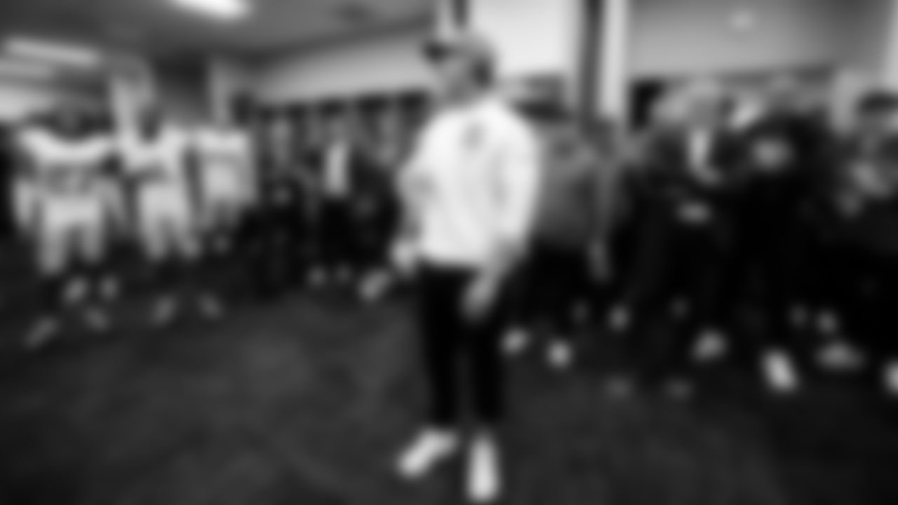 Head coach Kyle Shanahan