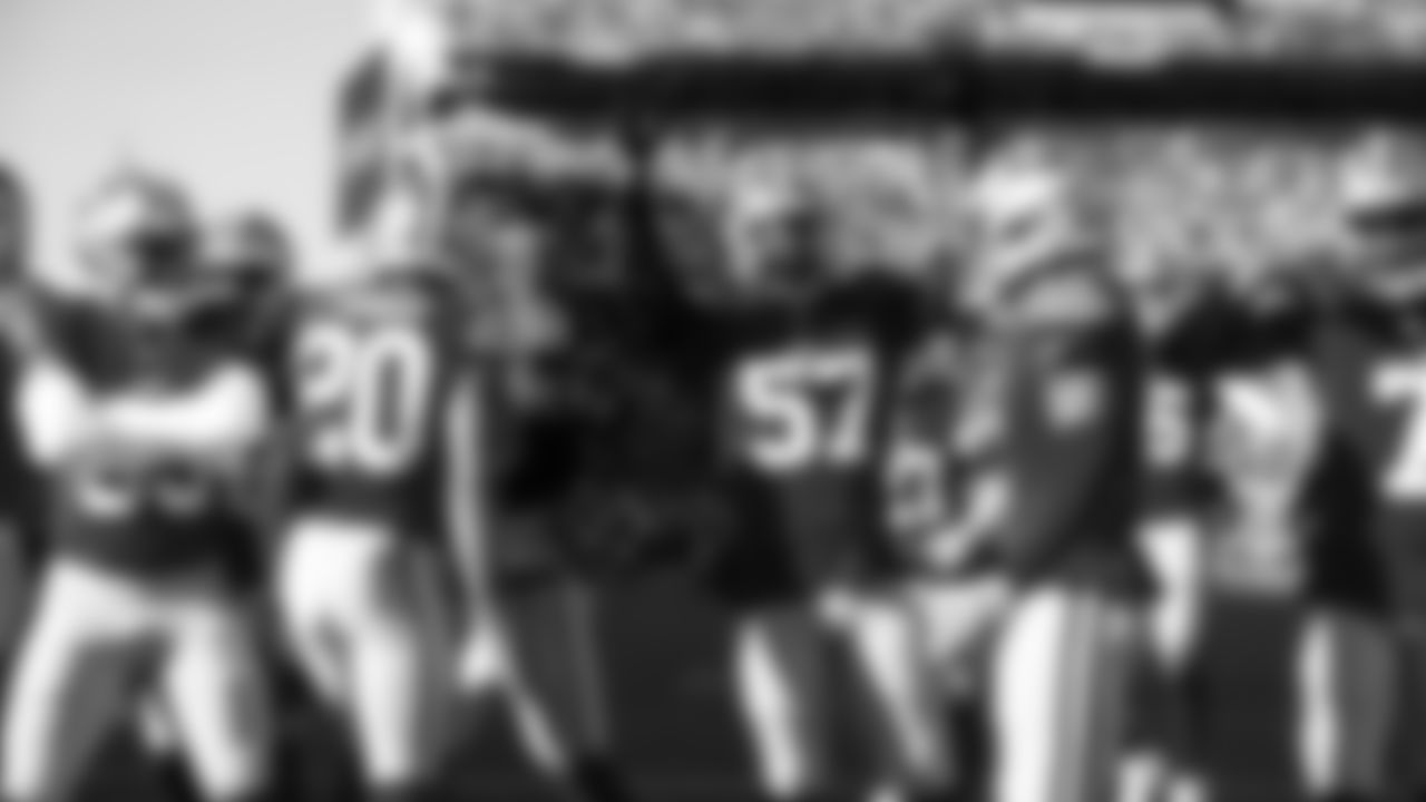 LB Dre Greenlaw