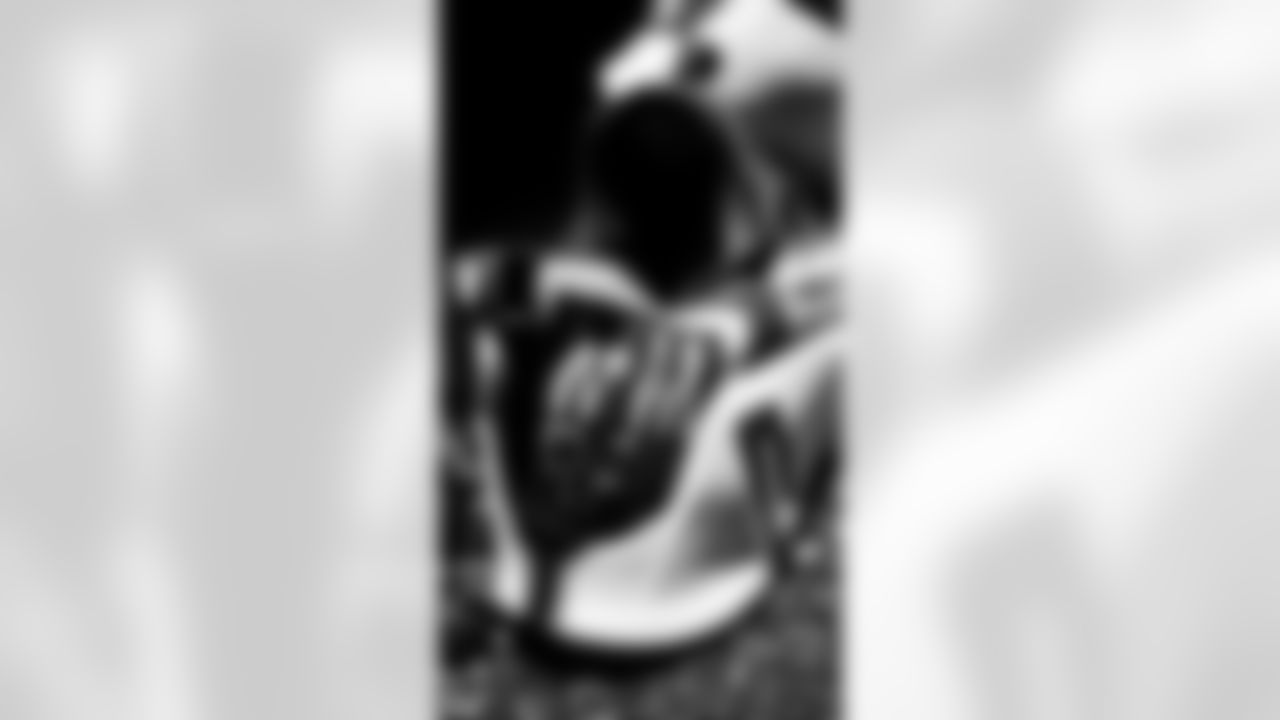 Linebackers Coach Johnny Holland - Multiple Myeloma Research Foundation