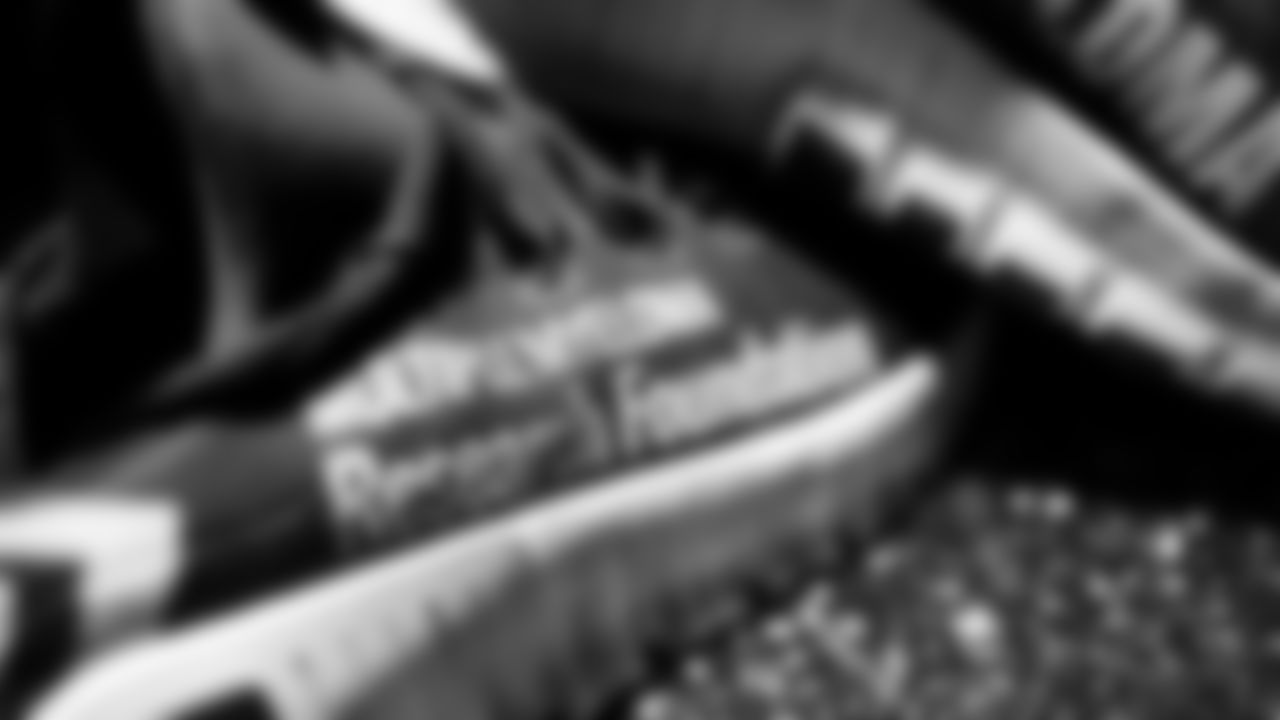 Linebackers Coach Johnny Holland - Multiple Myeloma Research Foundation