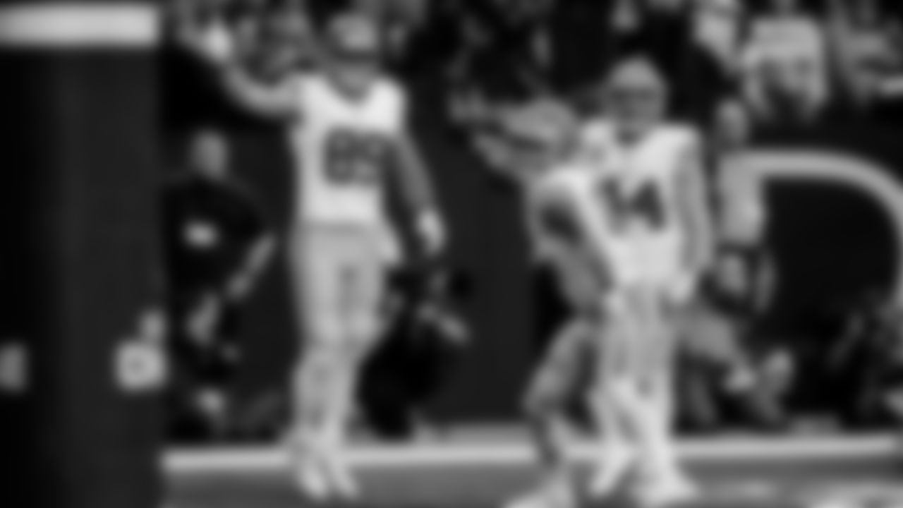 TE Luke Farrell, TE George Kittle