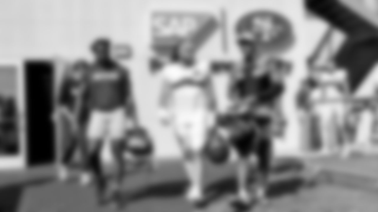 LB Tatum Bethune, LB Dee Winters
