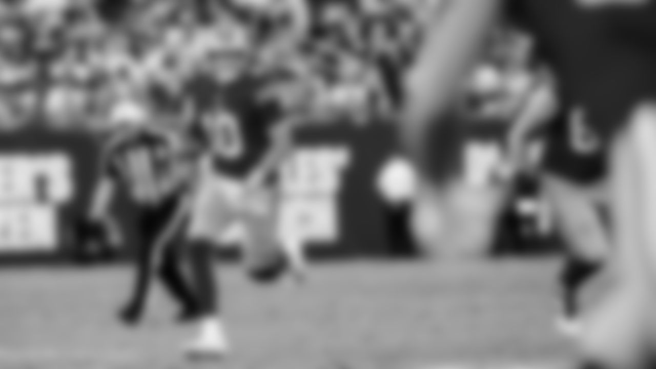 QB Mac Jones