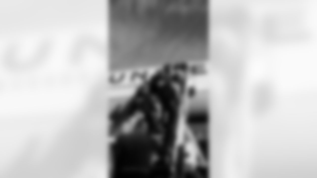 49ers Players Travel to Philadelphia for Wild Card vs. Eagles