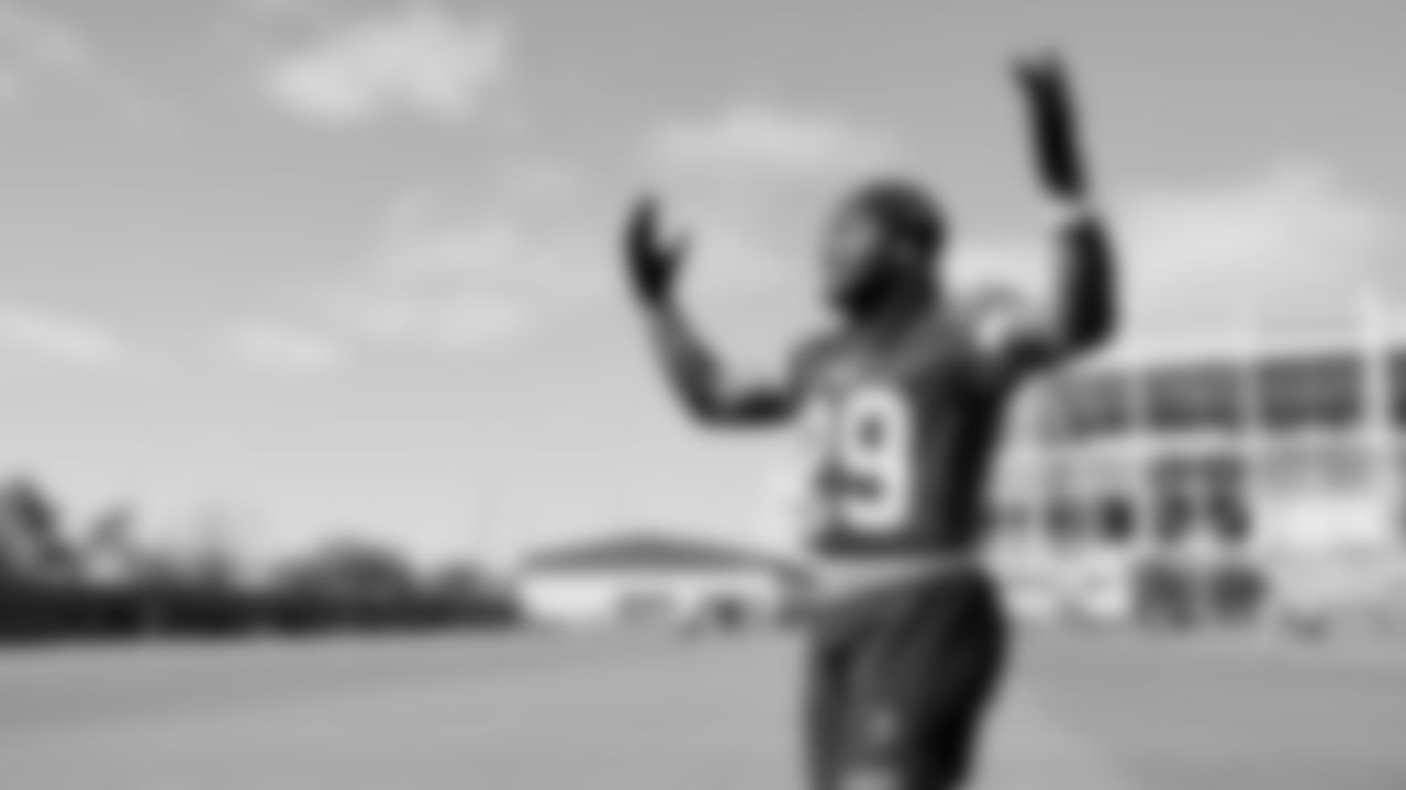 RB Jordan James
