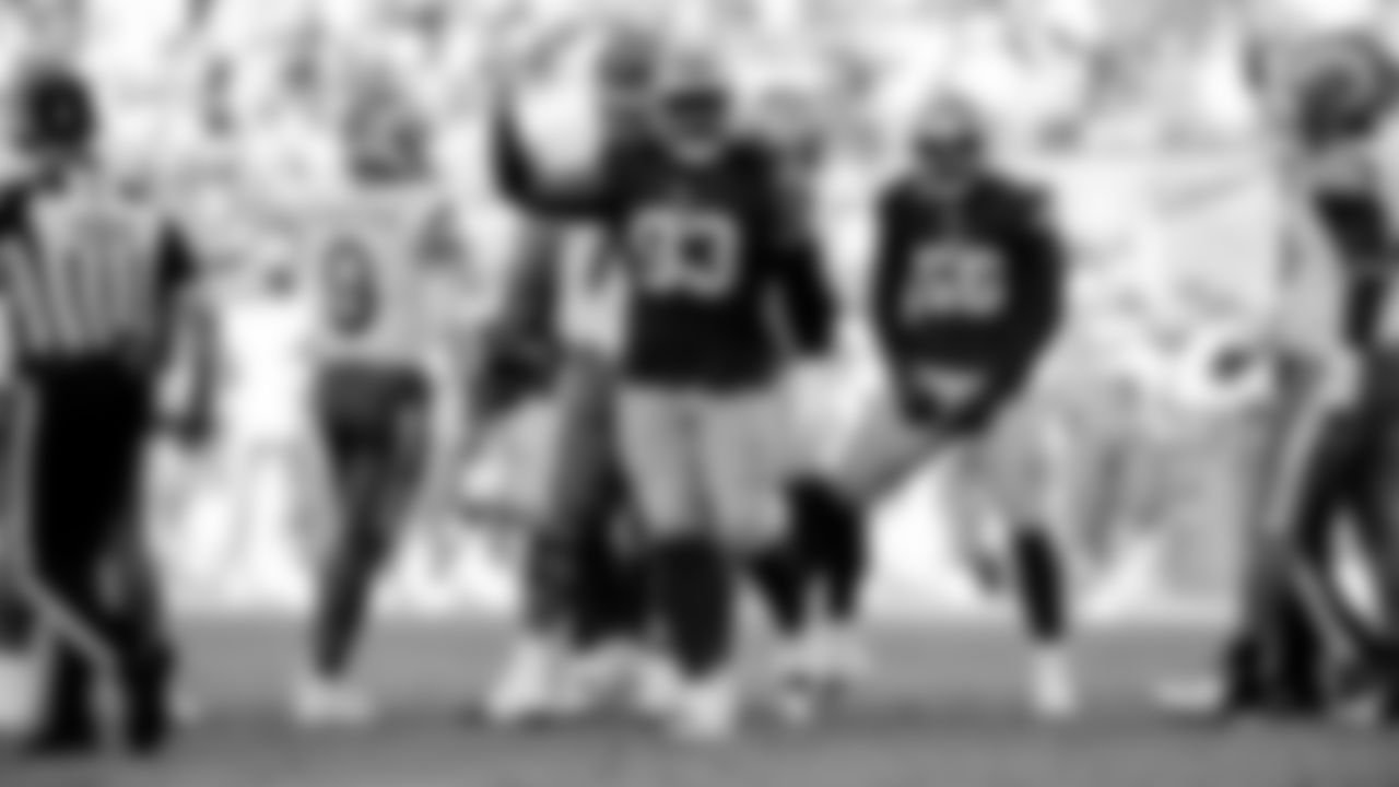 DL Kalia Davis, DL Keion White