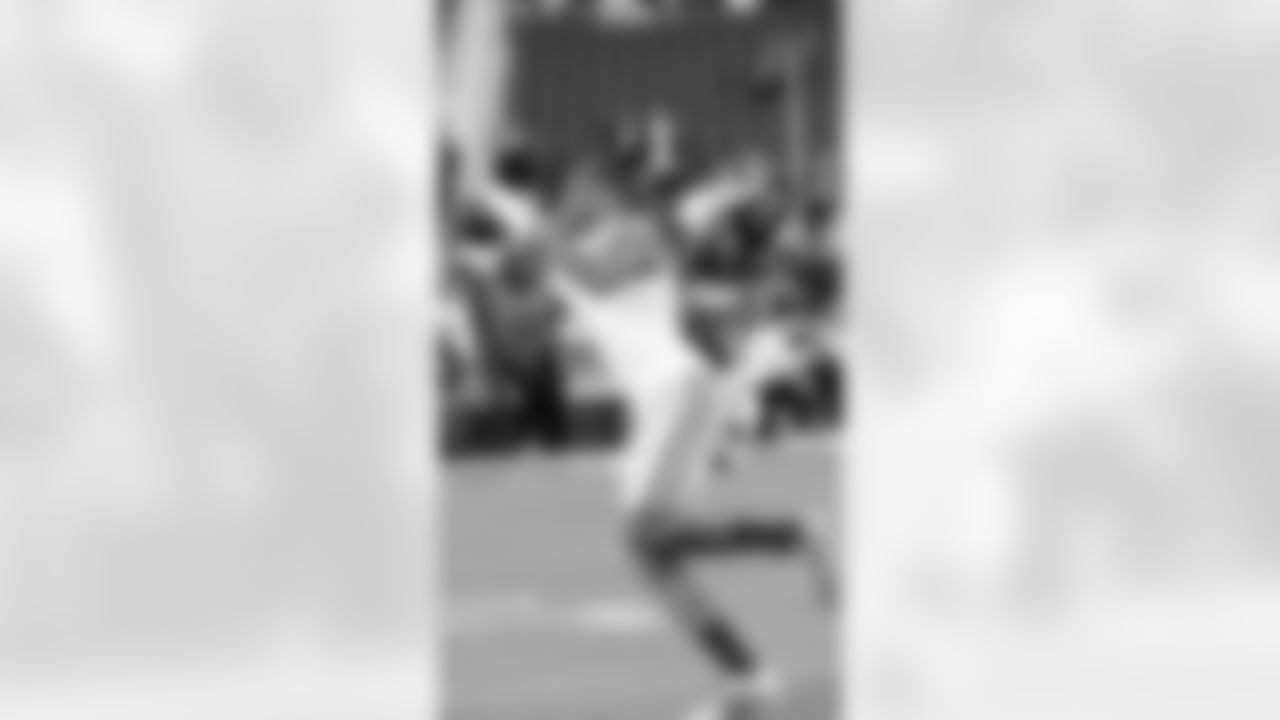 WR Demarcus Robinson