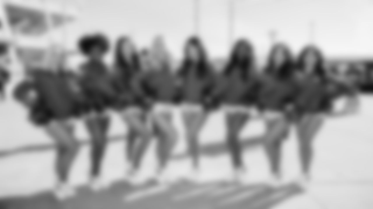 Gold Rush Cheerleaders