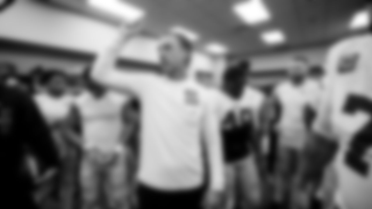 Head coach Kyle Shanahan