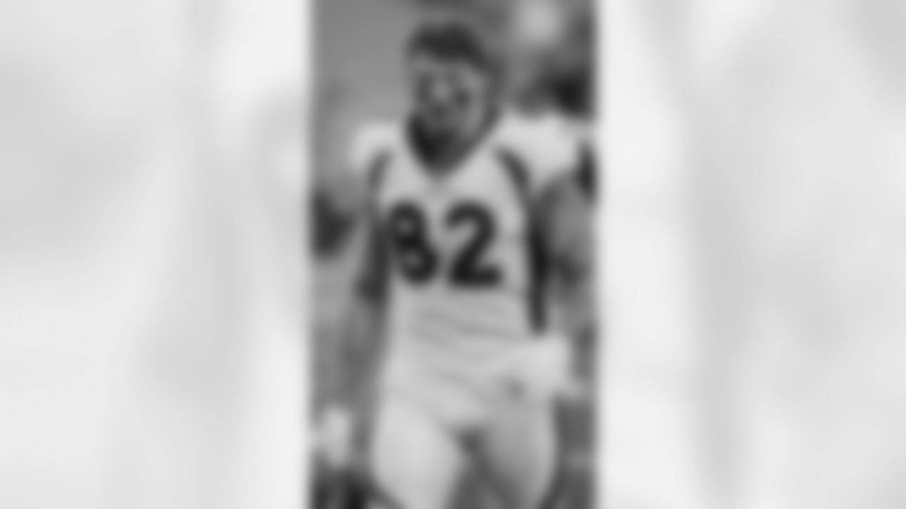 TE Eric Saubert