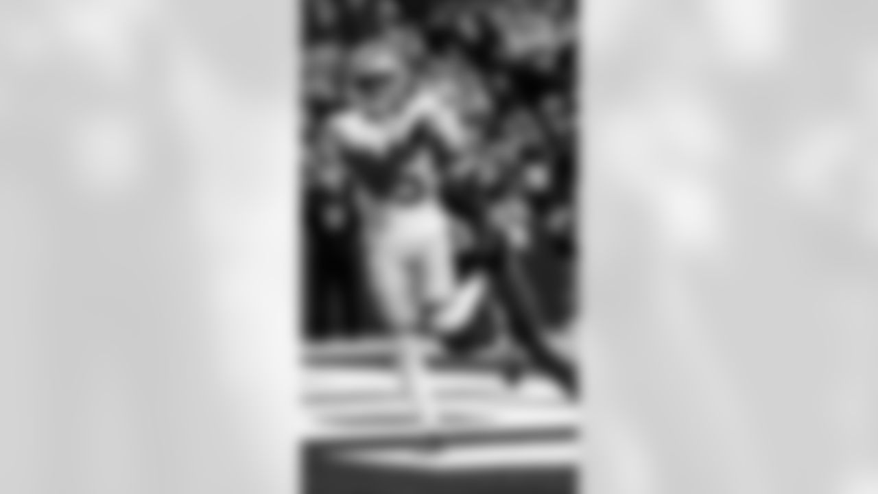 WR Demarcus Robinson