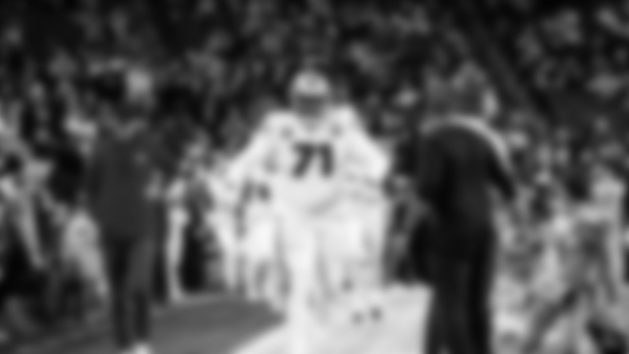 T Trent Williams