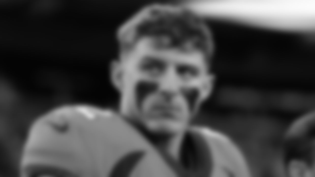 TE Eric Saubert
