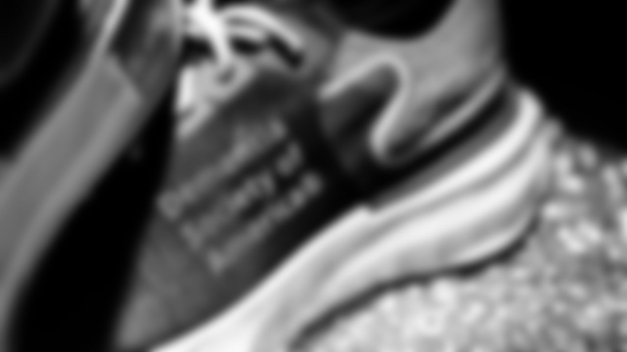 Assistant Offensive Line Coach Cameron Clemmons - Dementia Society of America