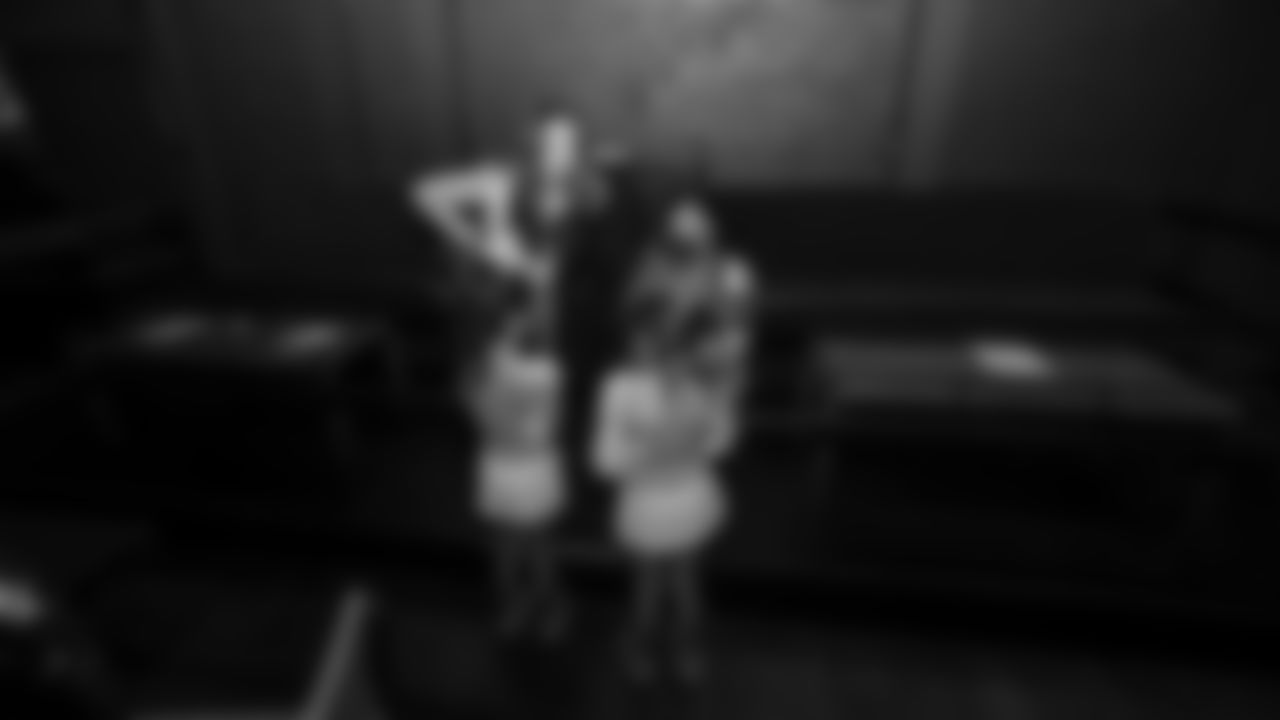 Gold Rush Cheerleaders, 49ers Faithful