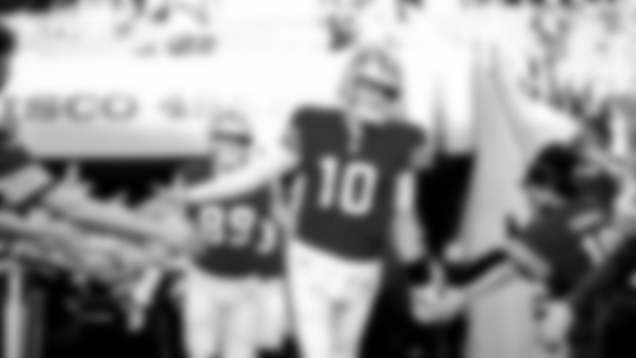 QB Mac Jones