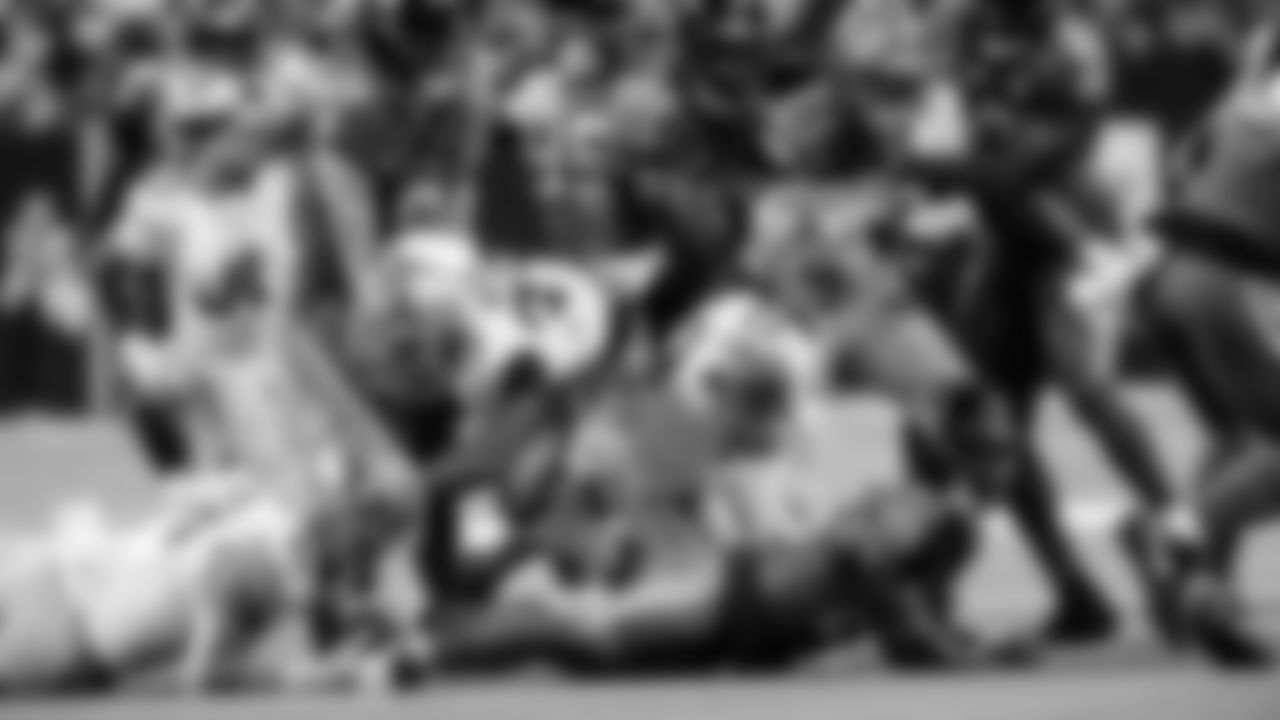 DB Siran Neal, S Ji'Ayir Brown