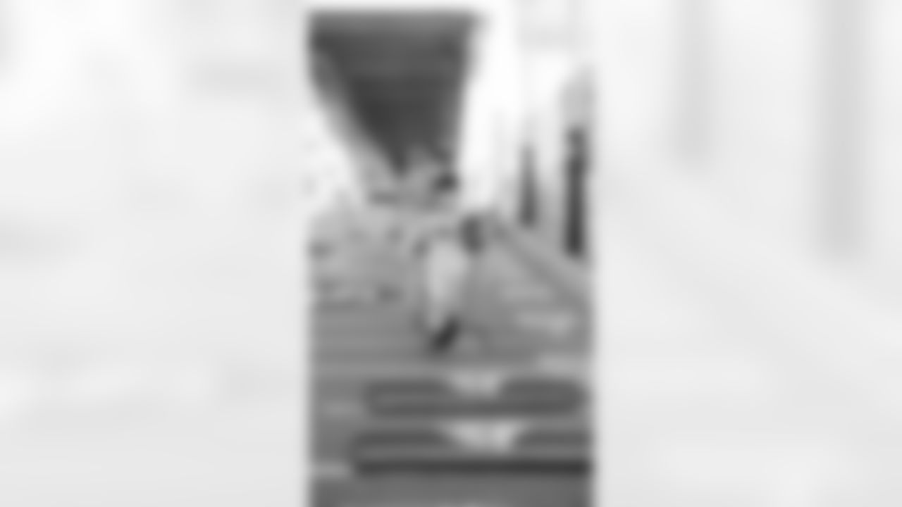 49ers Give Back at Annual Hope for the Holidays Event 🎄