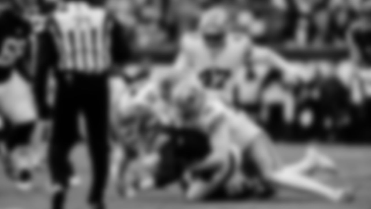 DL Keion White, DL Clelin Ferrell