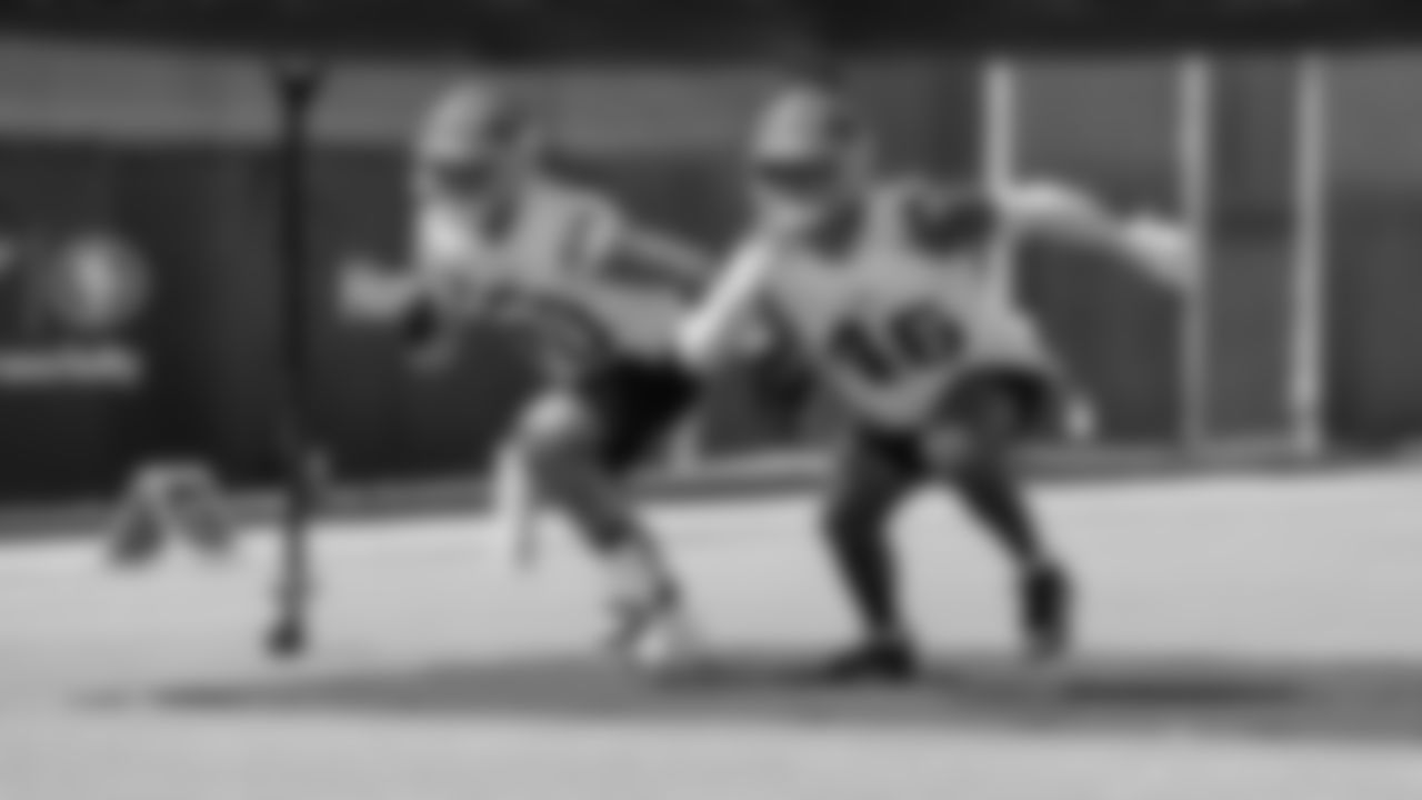 LB Stone Blanton, LB Chazz Surratt