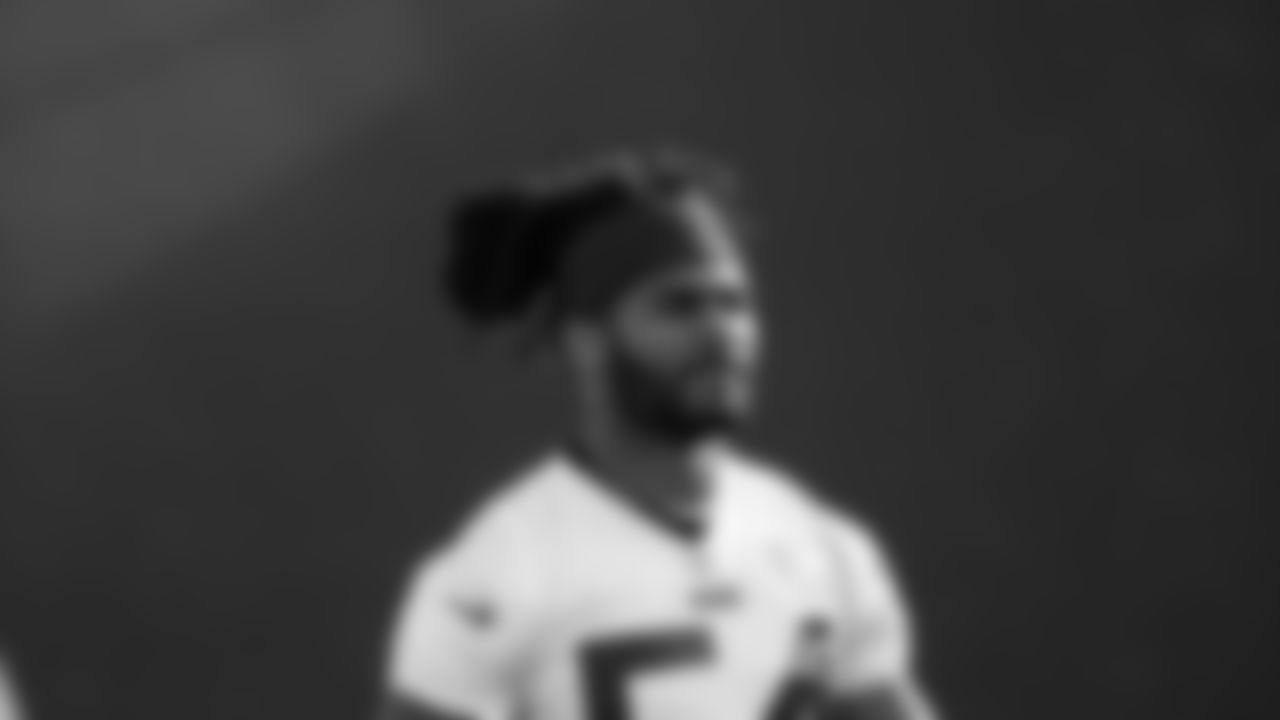 LB Fred Warner