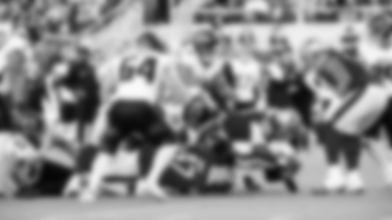 DL Sam Okuayinonu , DL Bryce Huff