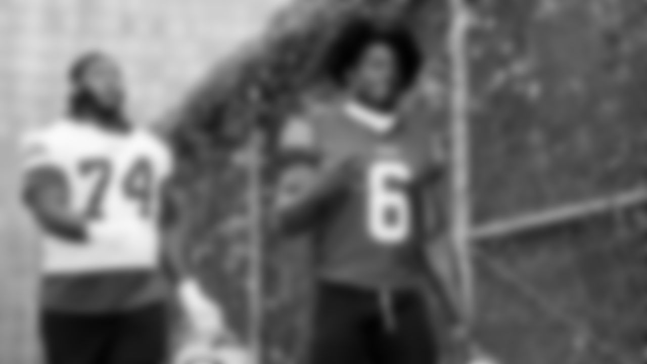 OL Spencer Burford, S Malik Mustapha