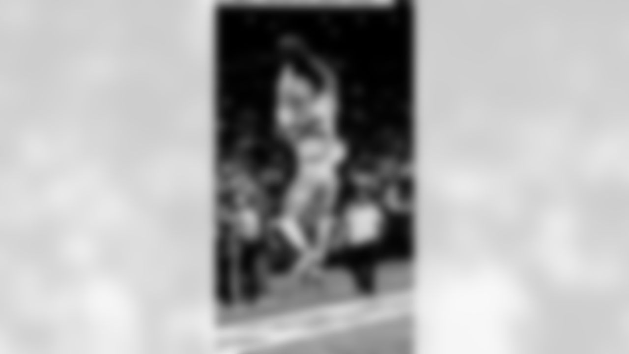 San Francisco 49ers 2025 Season: San Francisco 49ers vs Indianapolis Colts Monday, December 22, 2025 in Indianapolis, IN (49ers Photo)