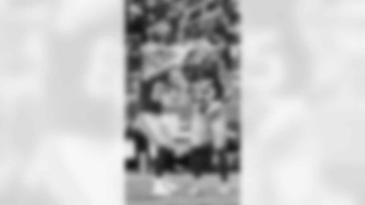 TE Jake Tonges, TE George Kittle