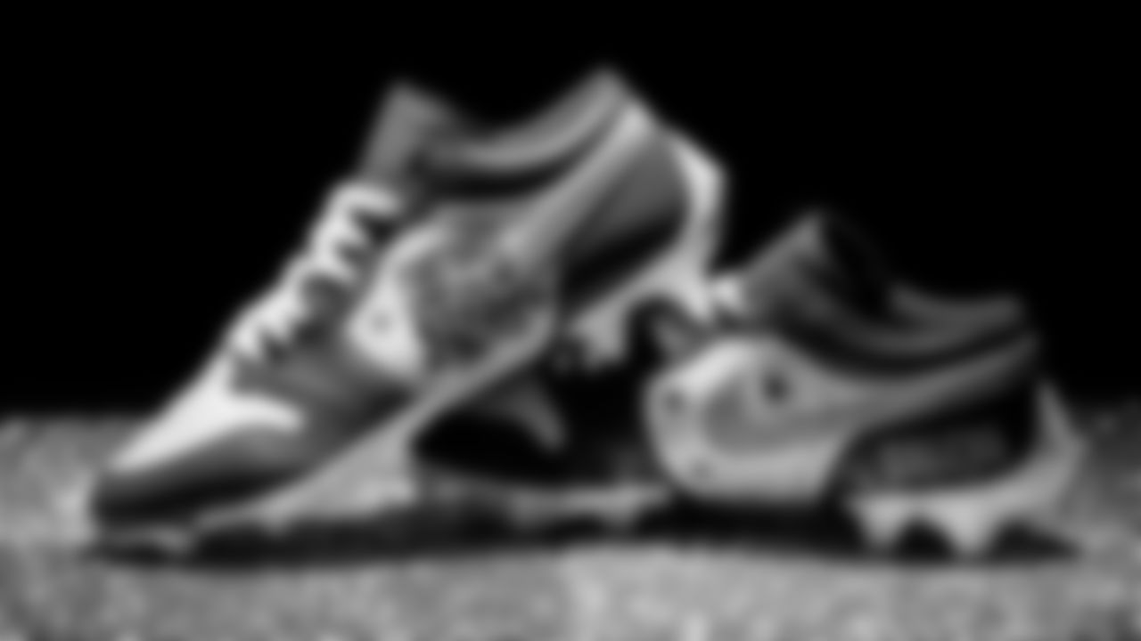 DB Deommodore Lenoir - Football Camp for the Stars