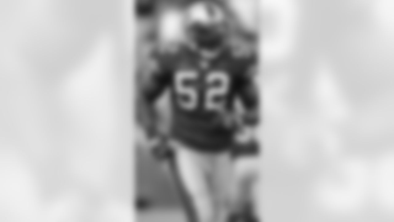 LB Patrick Willis