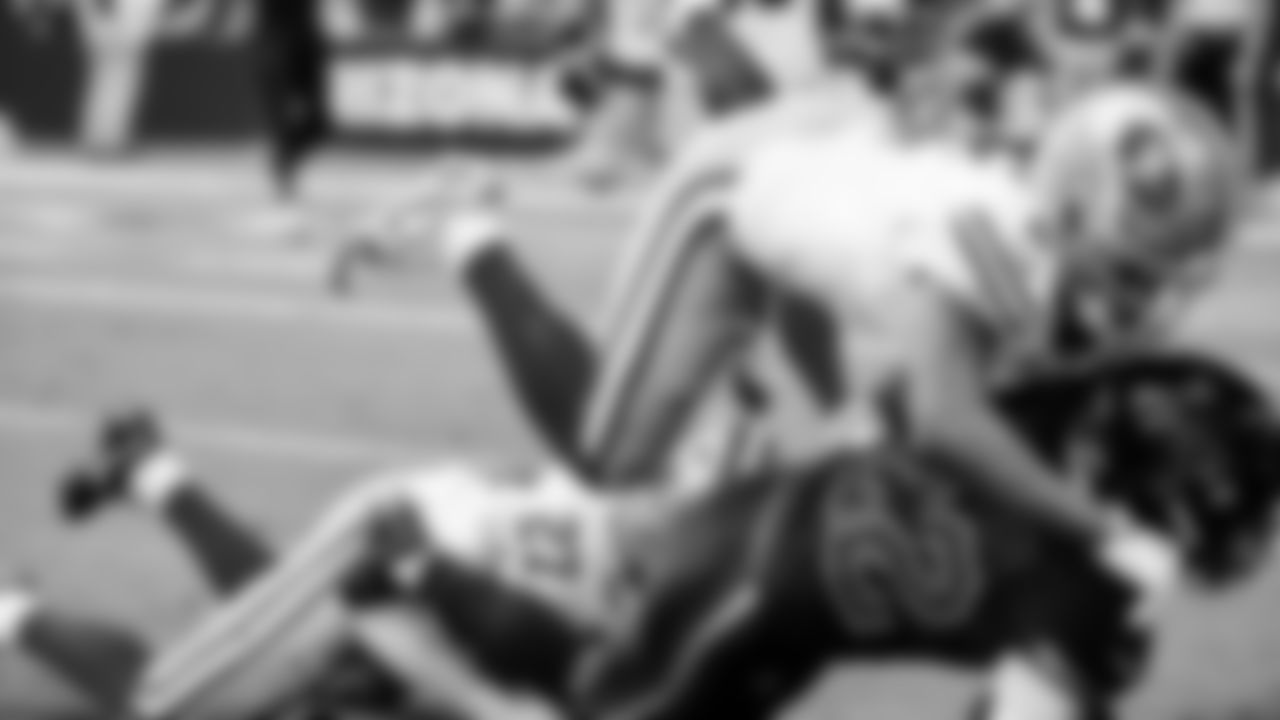 DB Deommodore Lenoir, S Ji'Ayir Brown