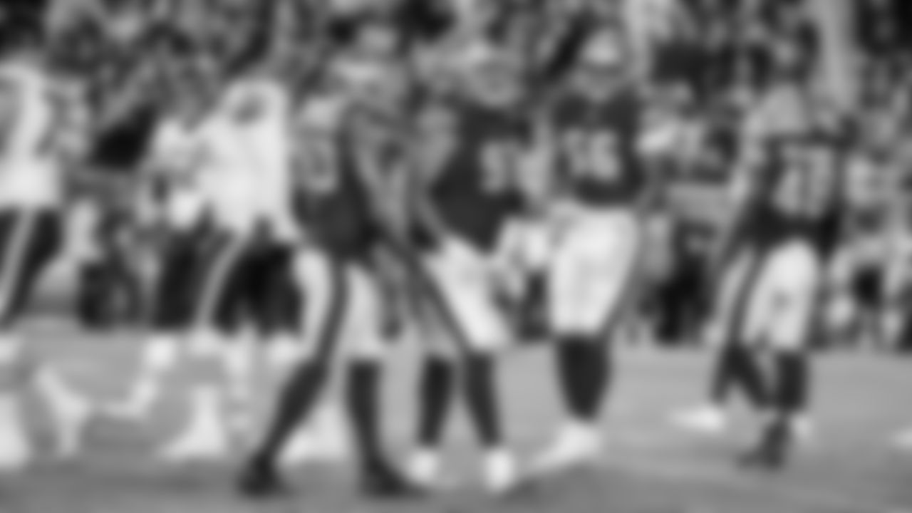 LB Dee Winters, DL Kalia Davis, DL Keion White