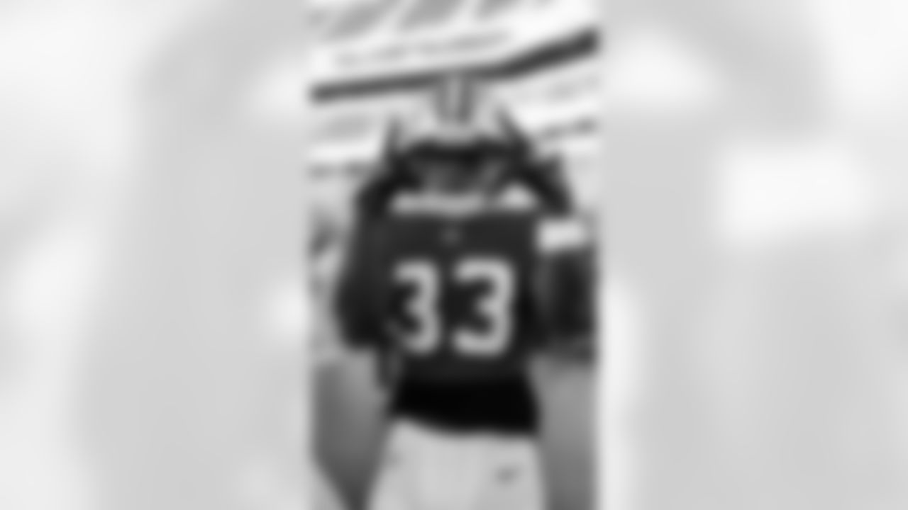 DB Siran Neal